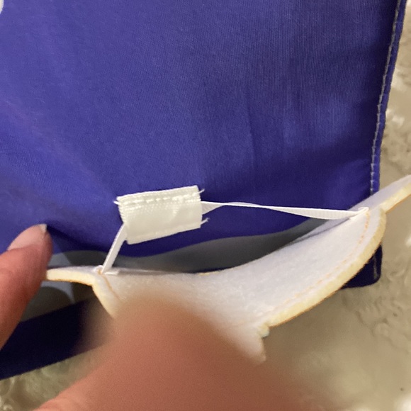 Play land, activity cloth, and like new condition - Picture 3 of 10